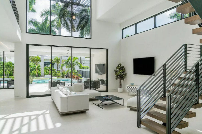 Unlocking The Beauty Of Transparency: Bellows Window Cleaning
