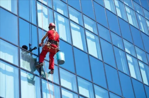 How Professional Window Cleaning Enhances Your Home's Aesthetic