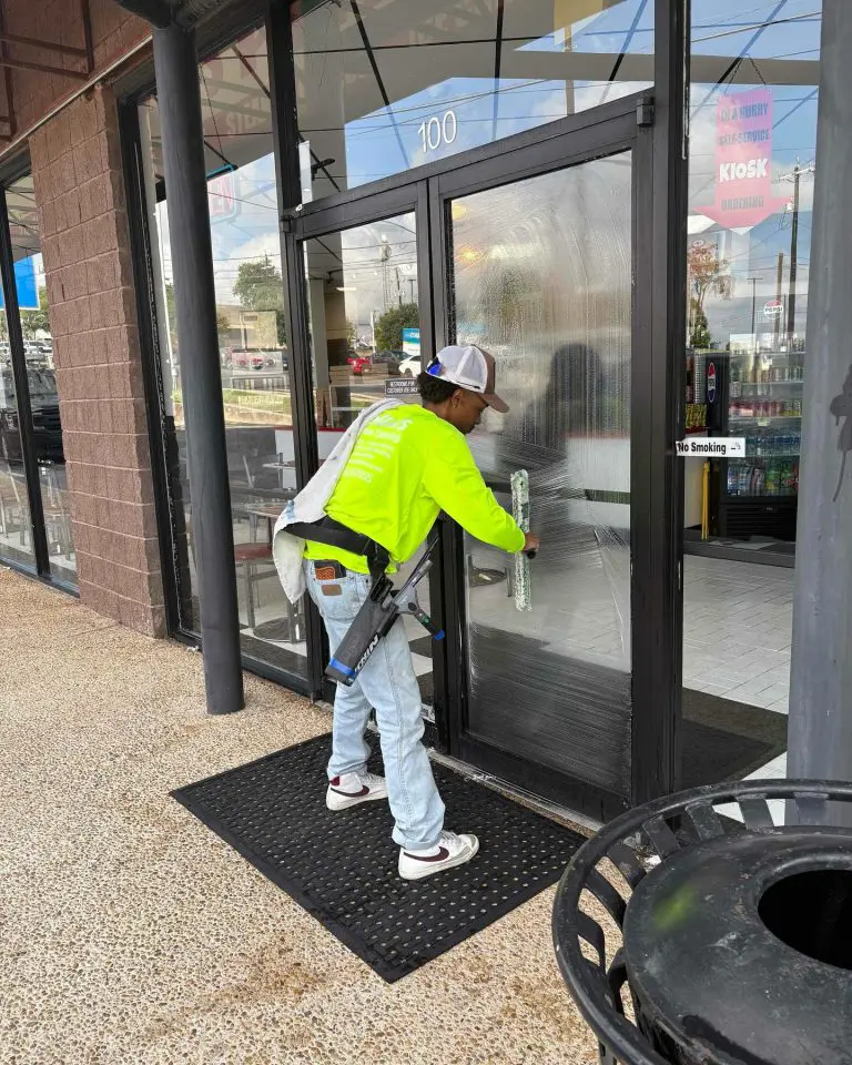 Window Cleaning in Alamo Heights TX